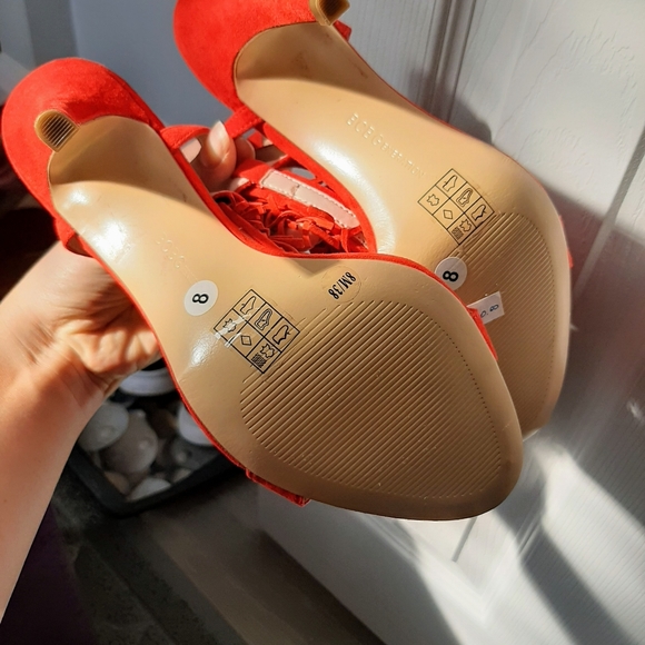 BCBG T-Strap Sandals size8 $35 - Picture 3 of 3